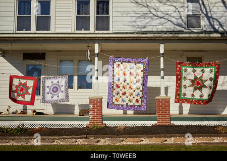 A Roadside quilt shop in Amish Country, Lancaster County, Pennsylvania, USA Stock Photo