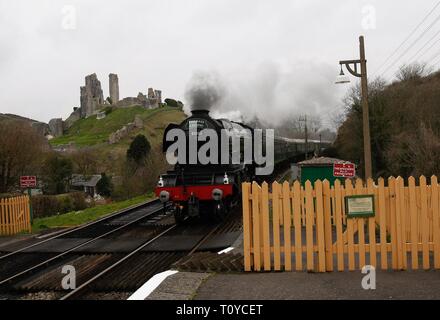 Corfe Castle, Dorset, UK. 22nd Mar 2019. Crowds flock to Swanage Railway to see the Flying Scotsman thanks to the National Railway Museum who enabled the historic visit to take place. During the next 5 days she will haul trains between Swanage, Corfe Castle and Norden. Credit: Carolyn Jenkins/Alamy Live News Stock Photo