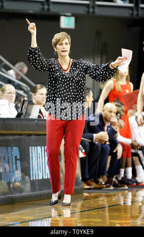 Indiana head coach Teri Moren gestures during the second half of an ...