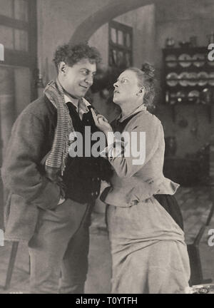 Photographic portrait of Emil Jannings and Henny Porten in Kohlhiesels Töchter (1920) - Silent movie era Stock Photo