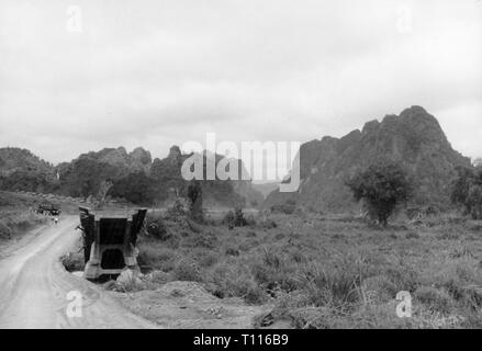 Indochina War 1946 - 1954, Battle of Hoa Binh, 10.11.1951 - 25.2.1952, remains of a blown up bridge at the Colonial Route 6, Hoa Binh province, view, 1952, Route Coloniale, blasting, exploding, shooting, blastings, explodings, ruin, ruins, destruction, destructions, war damage, Viet Nam, Vietnam, Indochina, war, wars, 20th century, 1950s, battle, battles, bridge, bridges, view, views, historic, historical, Additional-Rights-Clearance-Info-Not-Available Stock Photo