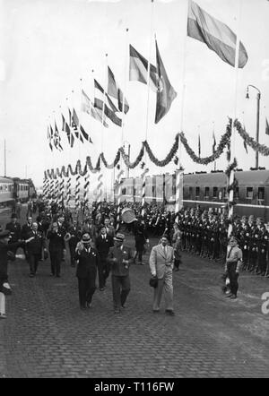 Nazism / National Socialism, Nuremberg Rallies, arrival the foreign diplomats at railway station Dutzendteich, Nuremberg, 2nd half 1930s , Additional-Rights-Clearance-Info-Not-Available Stock Photo