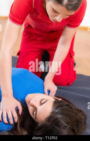 First aid cardiopulmonary resuscitation course using automated external ...