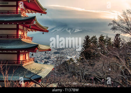 Famous Place of Japan with Chureito pagoda and Mount Fuji in daytime