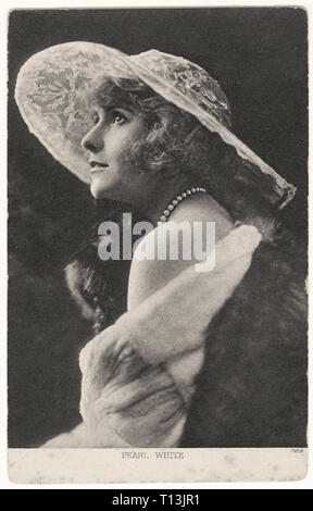 Promotional photography of Pearl White (2) - Silent movie era Stock Photo