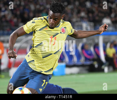 Tokyo, Japan. 22nd Mar, 2019. D. Zapata kicks the ball during the Kirin Challenge Cup 2019 between Colombia and Japan at the International Yokohama Stadium in Yokohama Japan. Friday, March 22, 2019. Photo by: Ramiro Agustin Vargas Tabares Credit: Ramiro Agustin Vargas Tabares/ZUMA Wire/Alamy Live News Stock Photo