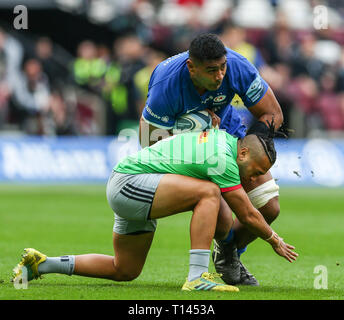 London, UK. 23rd March, 2019. London Stadium, London, UK. Gallagher Premiership rugby, Saracens versus Harlequins; Will Skelton of Saracens is tackled by Alofa Alofa of Harlequins Credit: Action Plus Sports/Alamy Live News