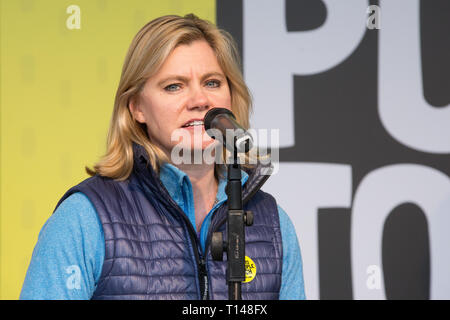 London, UK. 23rd Mar, 2019. Justine Greening, Conservative MP for Putney, addresses a million people taking part in a People's Vote rally in Parliament Square following a march from Park Lane. Credit: Mark Kerrison/Alamy Live News Stock Photo