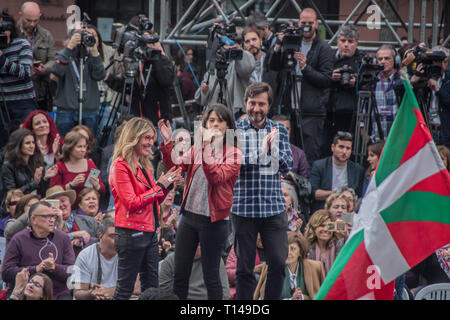 Madrid, Spain, 23rd March, 2019. Isabel Serra candidate for mayor of Madrid in the presentation of the leader Pablo Iglesias.  pre-campaign of the united left party unidas podemos, for the five weeks of the campaign until April 28. Pablo Iglesias reappears in the public scene three months of his retirement to enjoy the paternity leave. the left party has chosen one of the most emblematic places for them the political space the square attached to the reina sofia de madrid museum. Credit: Alberto Sibaja Ramírez/Alamy Live News Stock Photo