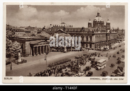 Memorial to the fallen in the First World War known as the Neue Wache (New Guardhouse) and the Zeughaus Building in Unter den Linden and the Berliner Dom (Berlin Cathedral) in Berlin, Germany, depicted in the German vintage postcard issued before 1944. Courtesy of the Azoor Postcard Collection. Stock Photo