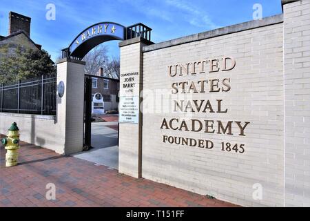 United States Naval Academy south gate public entrance with sign Stock Photo