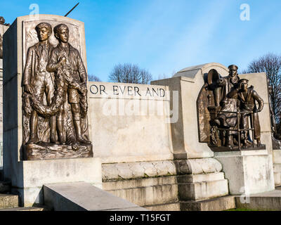 The War memorial in the model village of Port Sunlight near Liverpool, created by William Hesketh Lever for his Sunlight soap factory workers Stock Photo