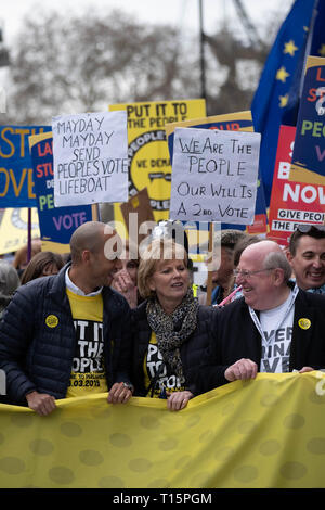 London, UK. 23rd Mar, 2019. Chuka Umunna with Anna Soubry at head of Peoples Vote March. London 23 March 2019 Credit: Chris Moos/Alamy Live News Stock Photo
