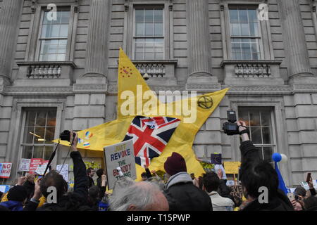 London, UK. 23rd Mar, 2019. Revoke article 50 the people demonstrate against the current impasse and ask Theresa May to allow the people's vote, to keep Britain in the EU. Credit: Katherine Da Silva Credit: Katherine Da Silva/Alamy Live News Stock Photo
