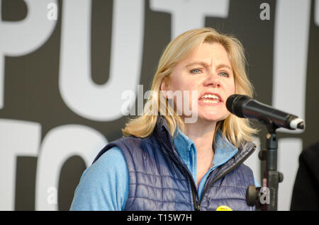 London, UK. 23rd Mar, 2019. Justine Greening, Conservative MP for Putney, speaking at the People's Vote March and rally, 'Put it to the People.' Credit: Prixpics/Alamy Live News Stock Photo