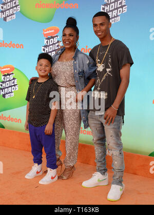 Los Angeles, USA. 23rd Mar, 2019. Los Angeles, USA. 23rd Mar, 2019. Nia Long, with sons Kez and Massai  attends Nickelodeon s 2019 Kids' Choice Awards at Galen Center on March 23, 2019 in Los Angeles, California. Credit: Tsuni / USA/Alamy Live News Credit: Tsuni / USA/Alamy Live News Stock Photo