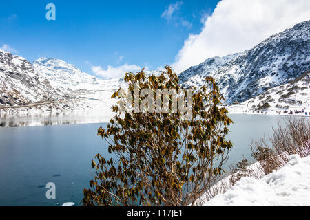 Tsomgo ( Changu ) lake going to frozen, this beautiful Himalayan lake obviously fascinate you with a sunshiny late morning.This lake situated a elevat Stock Photo