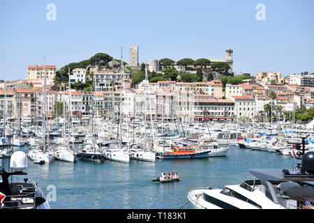 Beijing, China. 27th May, 2017. Photo taken on May 27, 2017 shows the old port of Cannes, France. Credit: Chen Yichen/Xinhua/Alamy Live News Stock Photo