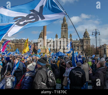 Glasgow, Scotland, UK. 24th March 2019. A Pro-Independence/Anti-Brexit rally in George Square. Protesters are hoping for another Scottish Referendum in the next couple of months. Stock Photo