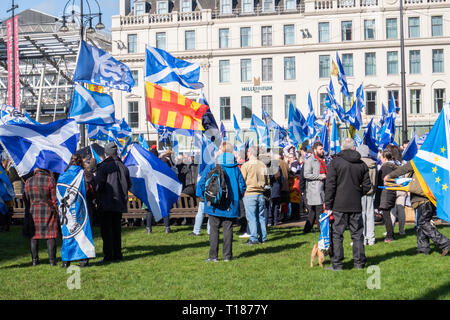 Glasgow, Scotland, UK. 24th March, 2019. Campaigners in support of Scottish Independence gather for a rally in George Square.The rally was organised by the group Hope Over Fear. Credit: Skully/Alamy Live News Stock Photo