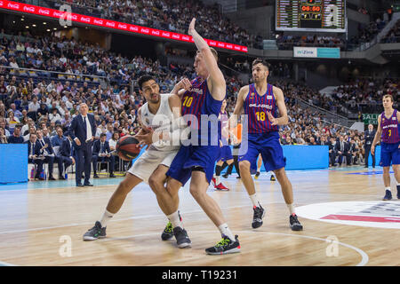 Madrid, Spain. 24th Mar, 2019. Gustavo Ayón during FC Barcelona Lassa victory over Real Madrid (76 - 82 ) in Liga Endesa regular season game (day 24) celebrated in Madrid (Spain) at Wizink Center. March 24th 2019. Credit: Juan Carlos García Mate/Pacific Press/Alamy Live News Stock Photo