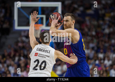 Madrid, Spain. 24th Mar, 2019. Víctor Claver during FC Barcelona Lassa victory over Real Madrid (76 - 82 ) in Liga Endesa regular season game (day 24) celebrated in Madrid (Spain) at Wizink Center. March 24th 2019. Credit: Juan Carlos García Mate/Pacific Press/Alamy Live News Stock Photo