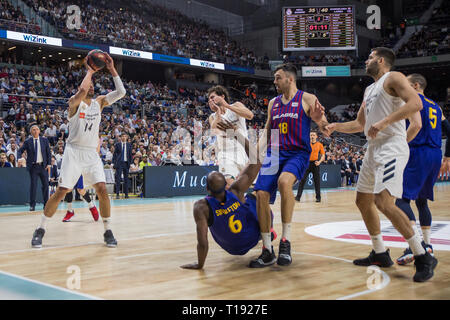 Madrid, Spain. 24th Mar, 2019. Gustavo Ayón during FC Barcelona Lassa victory over Real Madrid (76 - 82 ) in Liga Endesa regular season game (day 24) celebrated in Madrid (Spain) at Wizink Center. March 24th 2019. Credit: Juan Carlos García Mate/Pacific Press/Alamy Live News Stock Photo