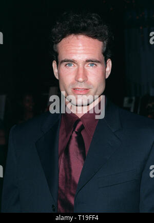 YOUR FRIENDS AND NEIGHBORS, Jason Patric, 1998 Stock Photo - Alamy