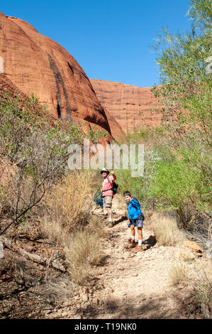 Family adventure on the Valley of the Winds walk, Kata Tjuta, Northern Territory, Australia Stock Photo