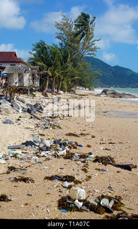 Beach pollution, washed up flotsam after tropical storm 'Pabuk', Lamai Beach, Koh Samui, Gulf of Thailand, Thailand Stock Photo