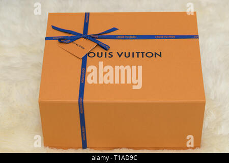 Luxury Louis Vuitton Present Box with Jewelry For Valentine Day, 8