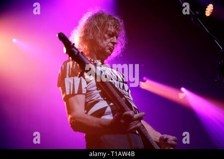 London, UK. 24th Mar, 2019. Steve Smith of The Vapors performs on stage at Kentish Town Forum, London on March 24th 2019. Credit: Georgia Taylor/Alamy Live News Stock Photo
