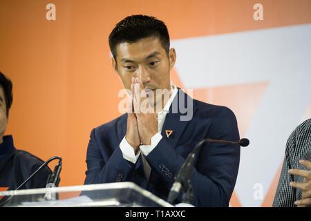 Bangkok, Thailand. 25th Mar, 2019. Future Forward Party leader Thanathorn Juangroongruangkit performs a 'wai' (traditional Thai greeting) during a press conference the day after the 2019 Thai general election.The Future Forward party are indicating that they are considering the possibility of forming a coalition government with the Pheu Thai party who won the most seats in the election with conditions. Credit: Geovien So/SOPA Images/ZUMA Wire/Alamy Live News Stock Photo