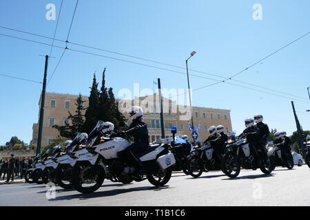 Athens, Greece. 25th Mar, 2019. Greek police take part in the Independence Day parade in Athens, Greece, on March 25, 2019. Greece marked on Monday the 198th anniversary of the beginning of the Greek War of Independence on March 25, 1821 against the 400-year Ottoman rule with a customary military parade in the center of Athens. Credit: Li Xiaopeng/Xinhua/Alamy Live News Stock Photo