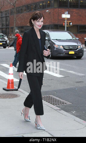 New York, USA. 25th Mar 2019. Elizabeth McGovern at Build Series promoting The Chaperone March 25, 2019 in New York City. Credit:Credit: RW/MediaPunch Credit: MediaPunch Inc/Alamy Live News Stock Photo