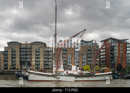 WILL the Historic Barge moored on the Thames Stock Photo