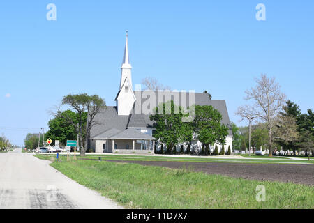 Small town Lutheran church in east central Illinois - St. Paul's Lutheran Church in Woodworth Illinois Stock Photo