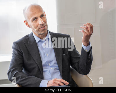 26 March 2019, Baden-Wuerttemberg, Ditzingen: Peter Leibinger, Chief Technology Officer and Deputy Managing Director, takes part in the press conference of the mechanical engineering company Trumpf. At the INTECH in-house exhibition, Trumpf will be presenting innovations in the field of 3D printing and artificial intelligence. Photo: Fabian Sommer/dpa Stock Photo