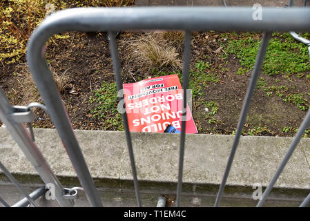 Houses of Parliament, London, UK. 26th Mar, 2019. Various protest groups of people outside the Houses of Parliament protesting for and against Brexit Credit: Matthew Chattle/Alamy Live News Stock Photo