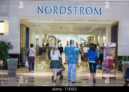 The people at Aventura mall, Miami luxury shopping store Stock Photo - Alamy