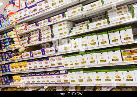 Miami Beach Florida,Publix Grocery Store,groceries,supermarket,employee owned company,food,pasta,boxes,packaging,products,shelf shelves shelving,produ