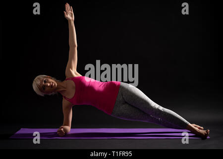 Plank Leg Raises: How-to, Benefits, Modifications