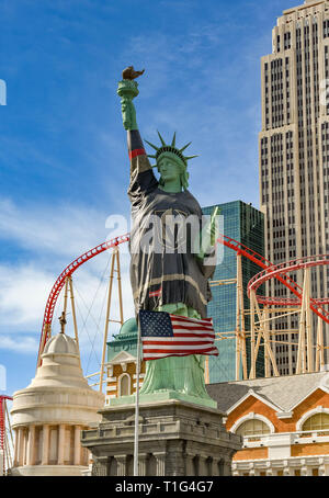 Replica of Statue of Liberty Outside of New York, New York Hotel and  Casino, Las Vegas, NV Editorial Photography - Image of america, roller:  52266277