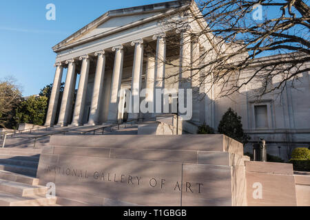 National Gallery of Art West Building, Mall entrance, Washington, DC. Opened in 1941 on National Mall, exterior is pink Tennessee marble. Stock Photo