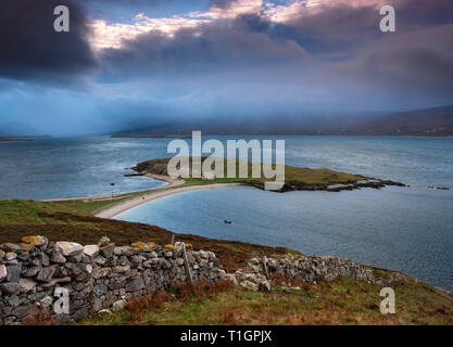 The old Ferry House and Ard Neakie lime kilns, Loch Eriboll, Scottish Highlands, Sutherland, Scotland, UK Stock Photo