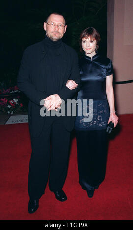 LOS ANGELES, CA - February 6, 1999:  Actress HOLLY HUNTER & husband JANUSZ KAMINSKI at the Costume Designers Guild Awards in Beverly Hills. © Paul Smith / Featureflash Stock Photo