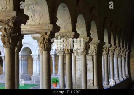 Details of the Romanesque cloisters of Girona Cathedral, the Santa Maria de Girona Stock Photo