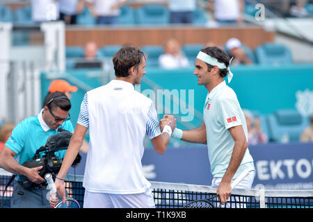 Miami Gardens, Florida, USA. 27th Mar, 2019. March, 27 - Miami Gardens: Roger Federer(SUI) defeats Danil Medvedev(RUS) 64 62 during the 2019 Miami Open at the Hard Rock Stadium in Miami Gardens, FL.Photo Credit: Andrew Patron/Zuma Press) Credit: Andrew Patron/ZUMA Wire/Alamy Live News Stock Photo