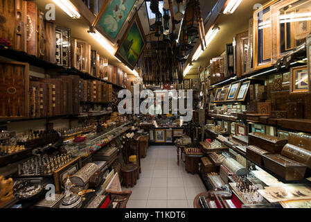 Istanbul Turkey imitation bag bags Louis Vuitton Stock Photo - Alamy