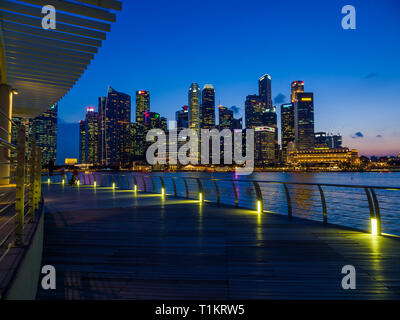 SINGAPORE, SINGAPORE - MARCH 2019: Skyline of Singapore Marina Bay at : The amazing picture showing a gorgeous landscape. The tones are just striking and blend ideally. Its composition looks great, with the particulars are also highly sharp.